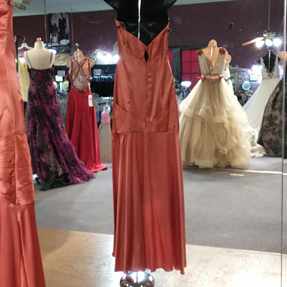 Night Moves Ruffle Front Slit Dress - Picture 6 of 7